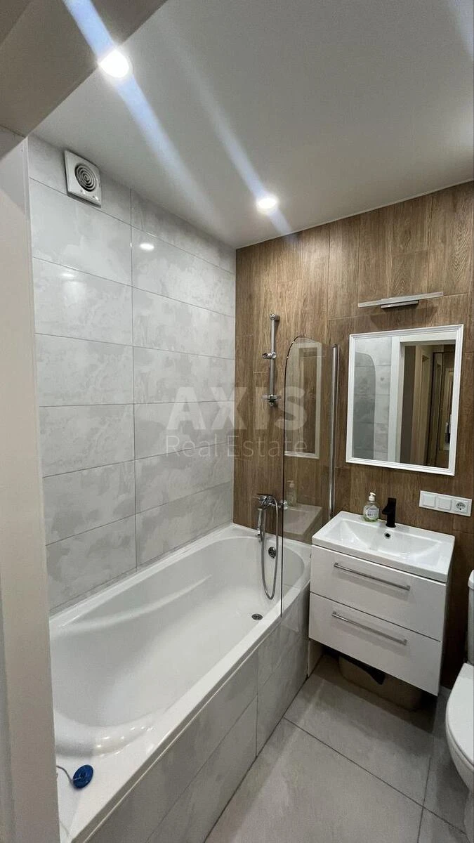 2k apartment vul. Mykil's'ko-Slobids'ka 10690138