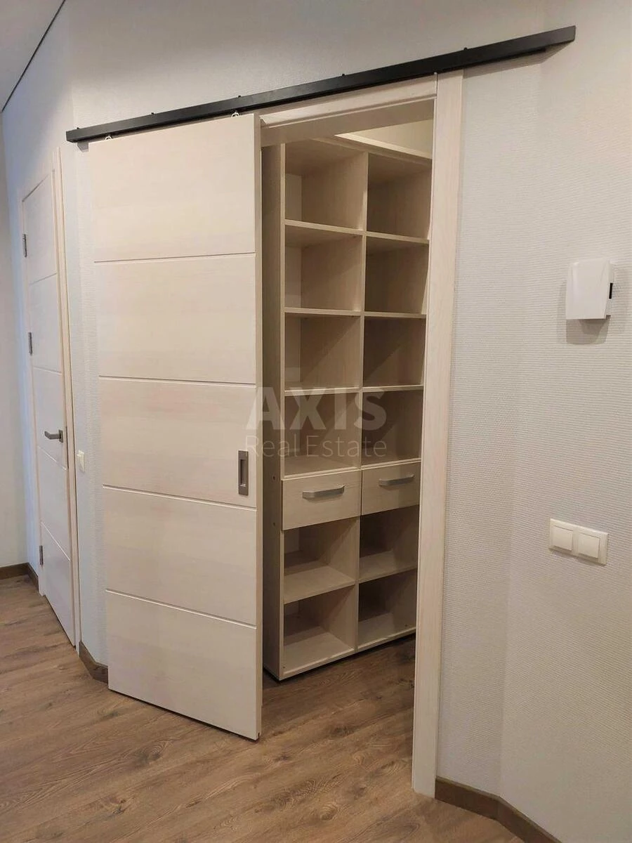 1k apartment vul. Sverstjuka Jevgena 4709688
