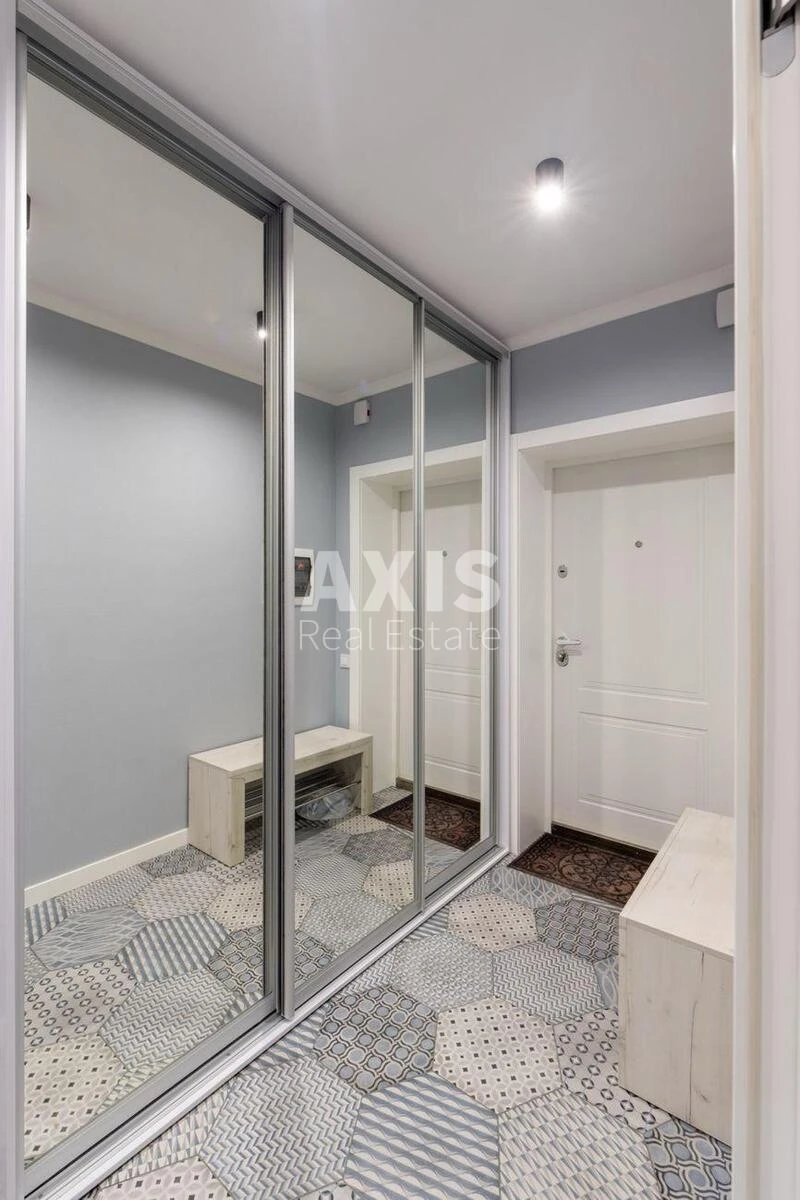 1k apartment vul. Radystiv 306357214