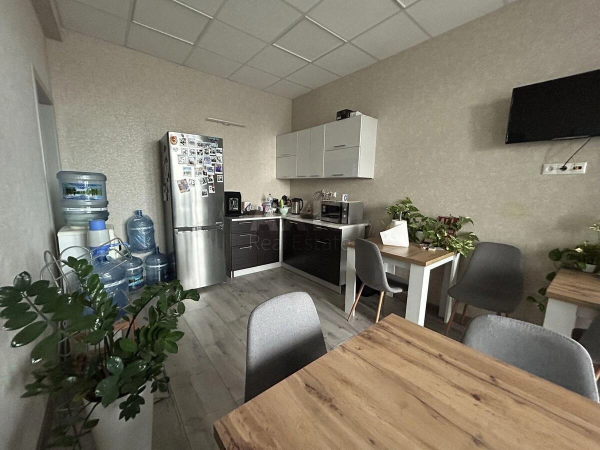 Office vul. Mykil's'ko-Slobids'ka 3Б, 175m27121613