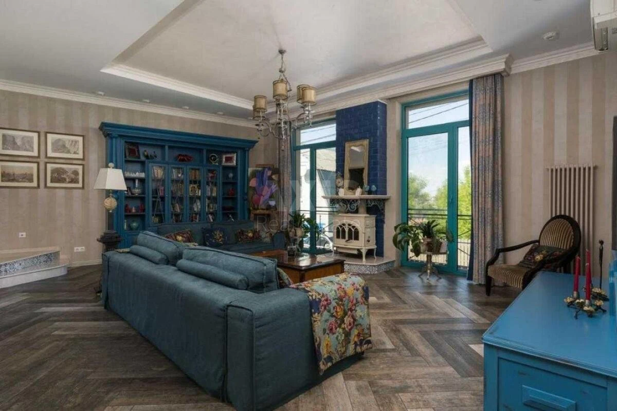 Дoм ул. Локомативная, 340м2, город Киев6402217