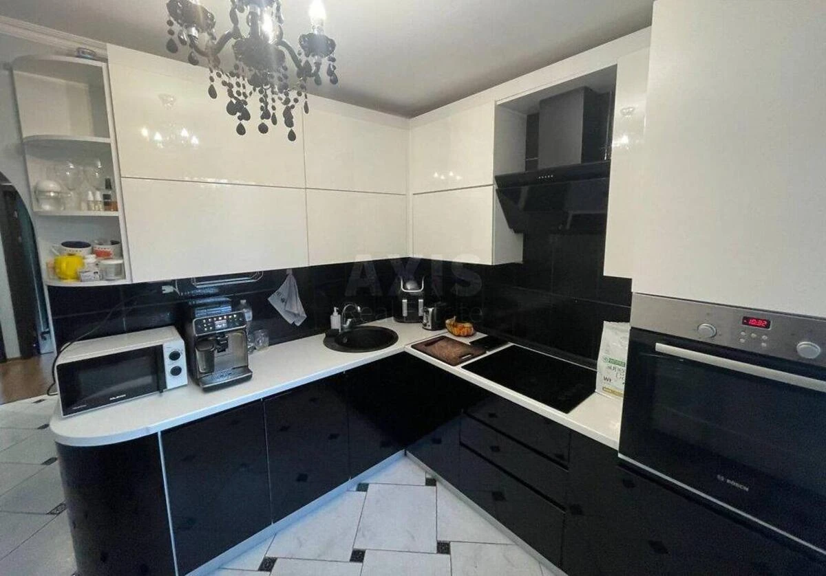 3k apartment vul. Vyshgorods'ka 47Б70704