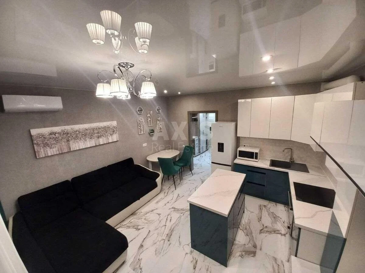 1k apartment pr-t Berestejskij 67711590