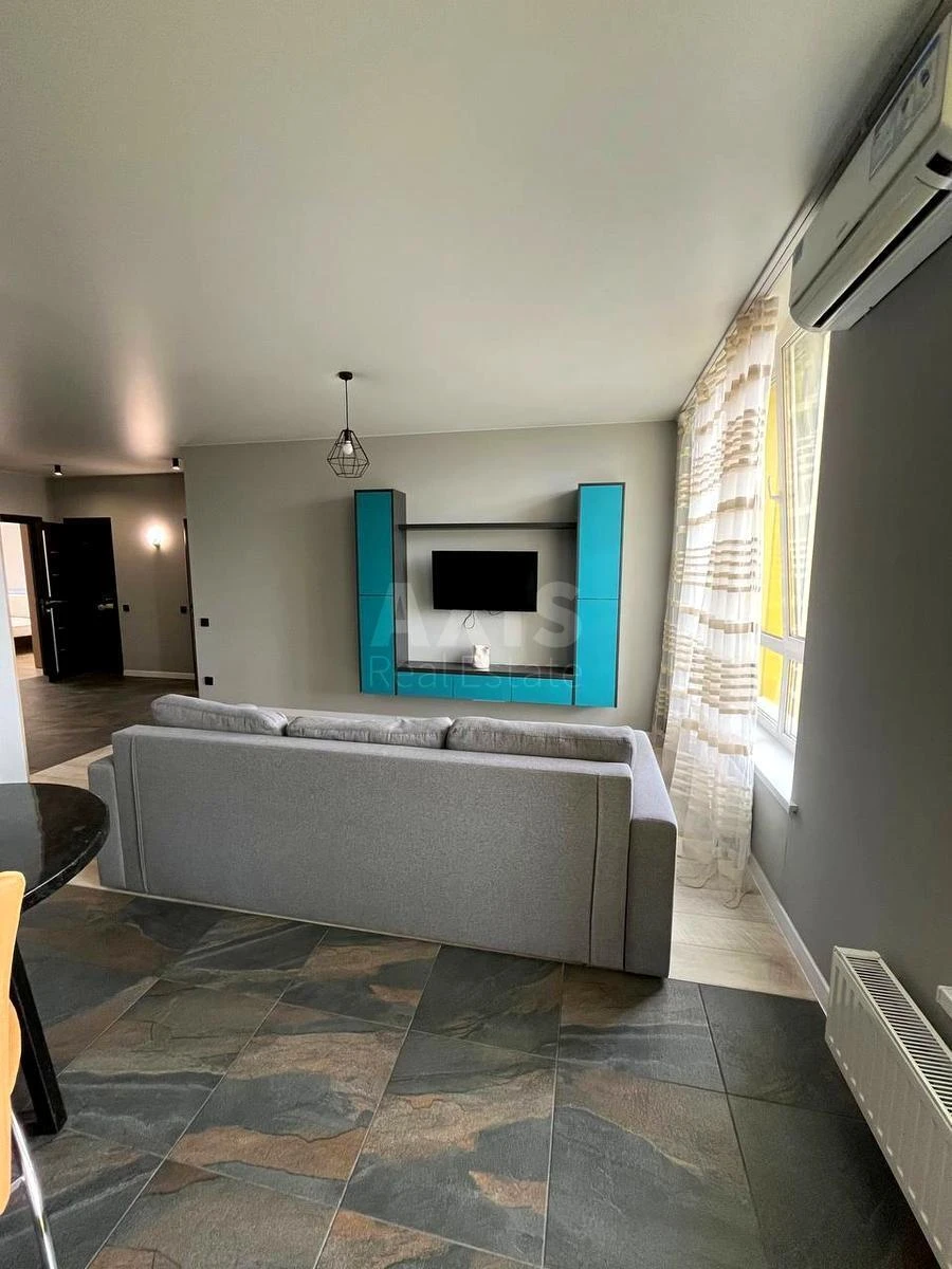 3k apartment vul. Radchenka Petra 10704044