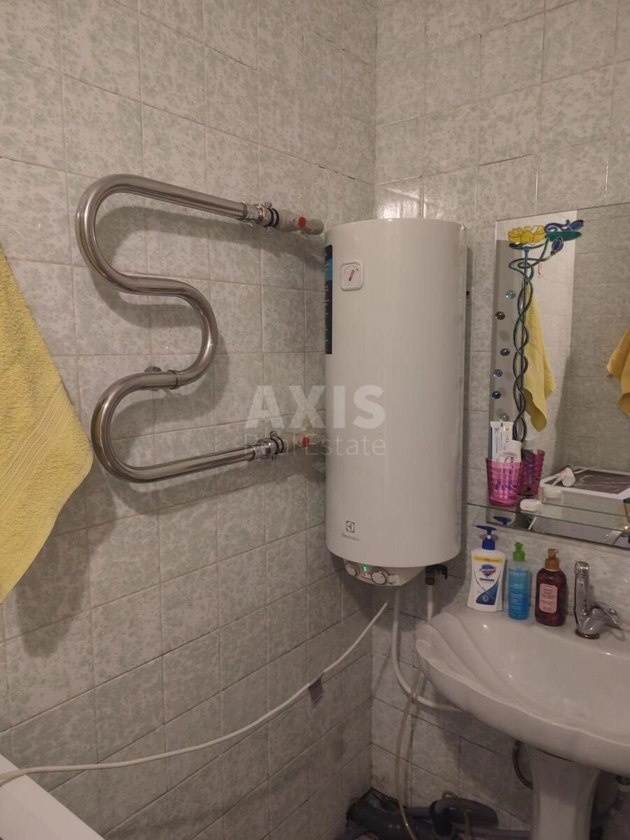 1k apartment vul. Akademika Jefremova 19А647706