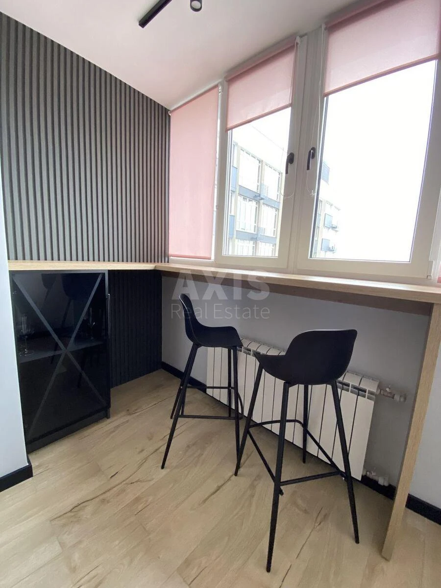 1k apartment vul. L'vivs'ka 15696120
