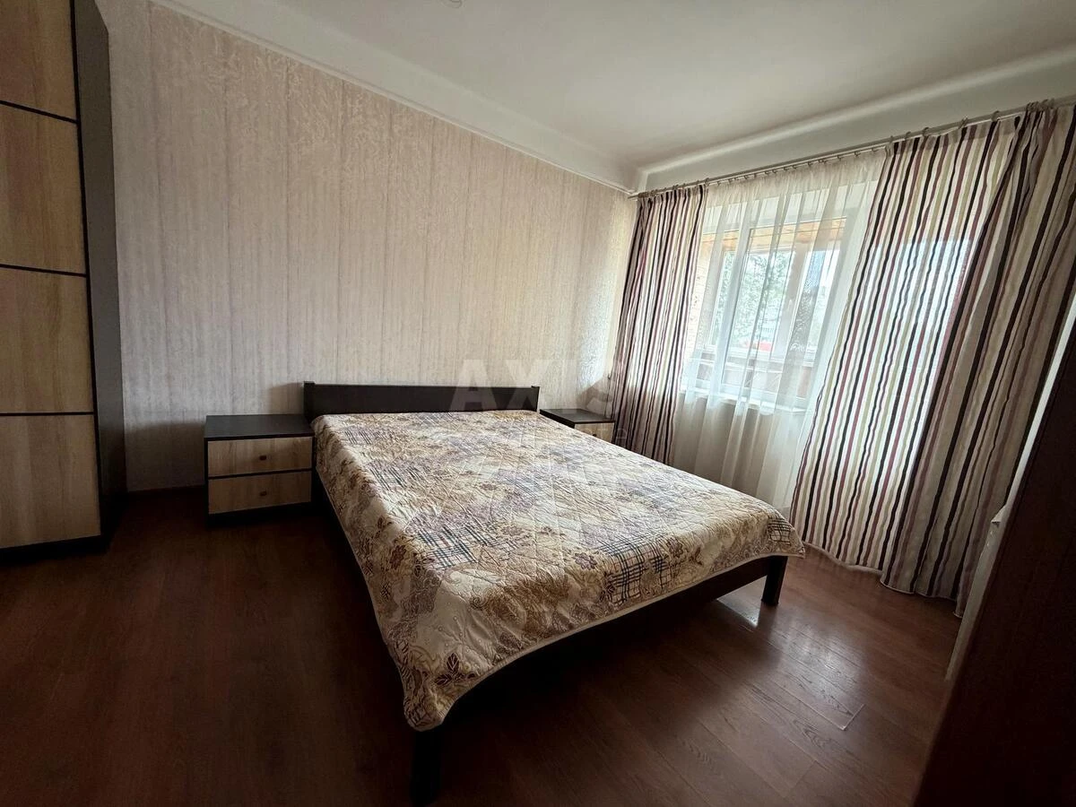 2k apartment pr-t Berestejskij 22699243