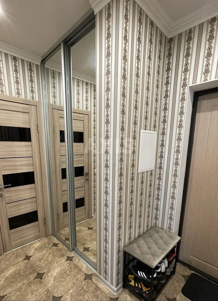 1k apartment vul. Oleksandrivs'ka 17012513
