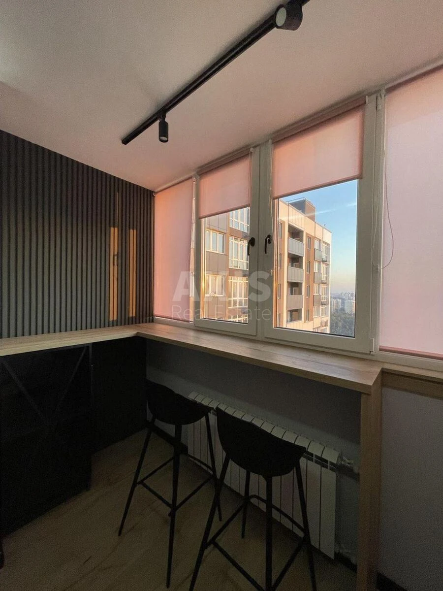 1k apartment vul. L'vivs'ka 15696121