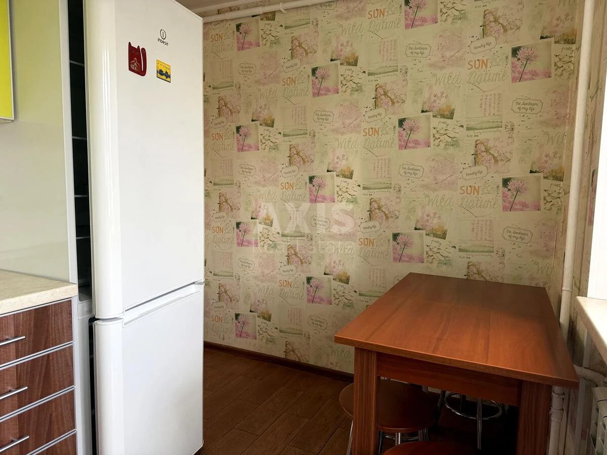 2k apartment pr-t Berestejskij 22699244