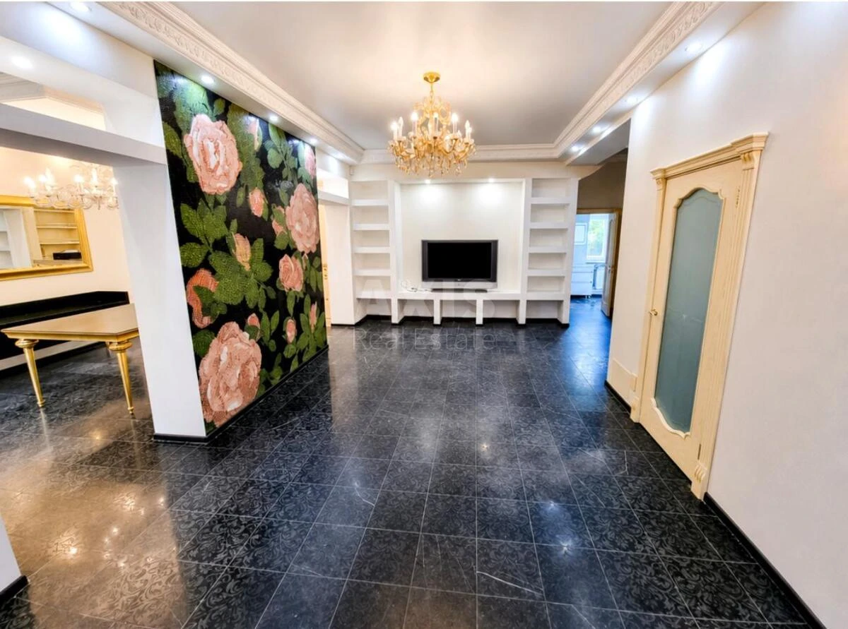 House vul. Rajevs'kogo Mykoly, 467m2, Kyiv city703472