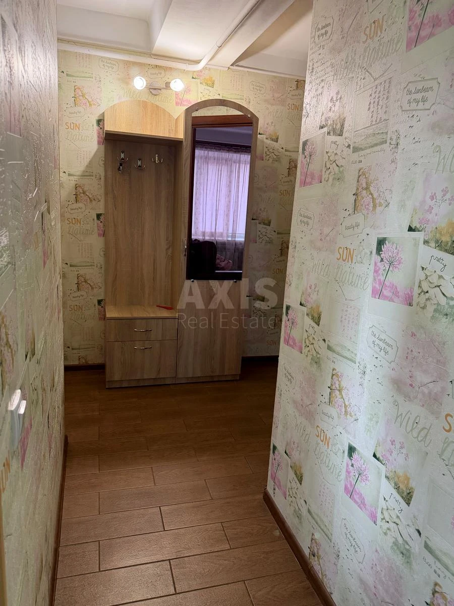 2k apartment pr-t Berestejskij 22699247