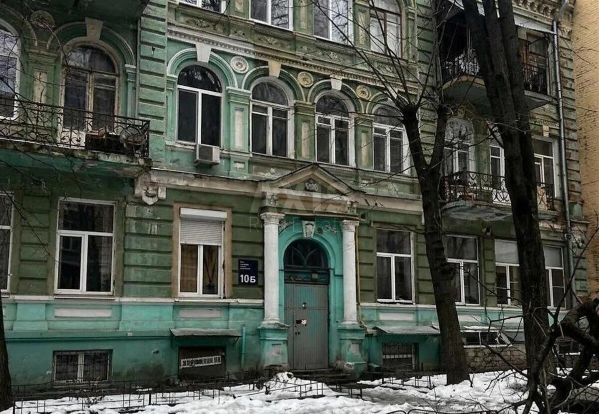 Объект торговли ул. Евгения Чикаленко 10Б, 159м2