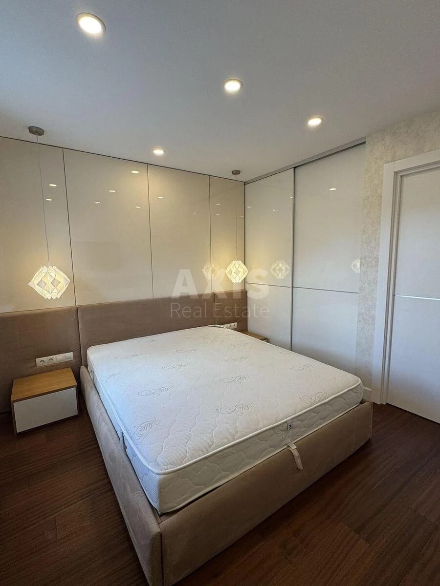 3k apartment vul. Antonovycha 886986910