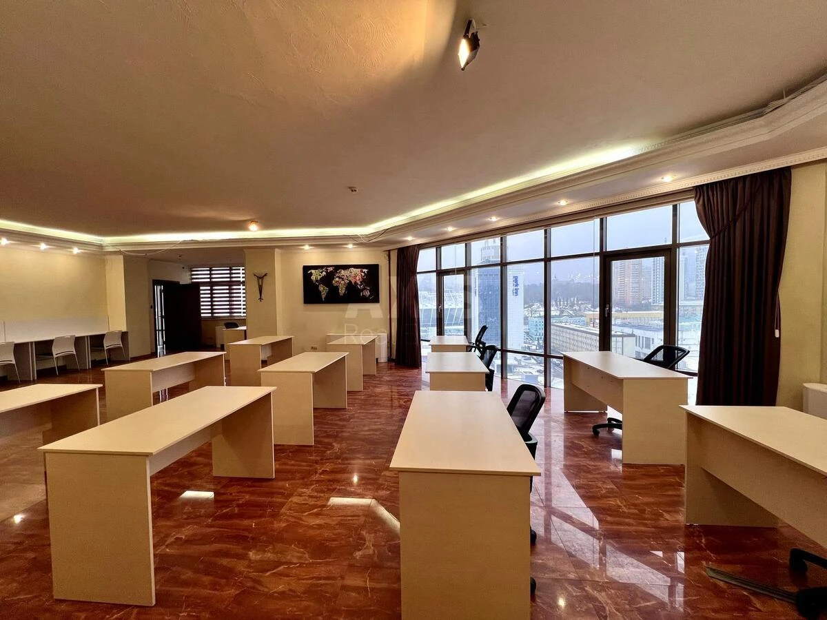 Office vul. Velyka Vasyl'kivs'ka 72, 194m2692594