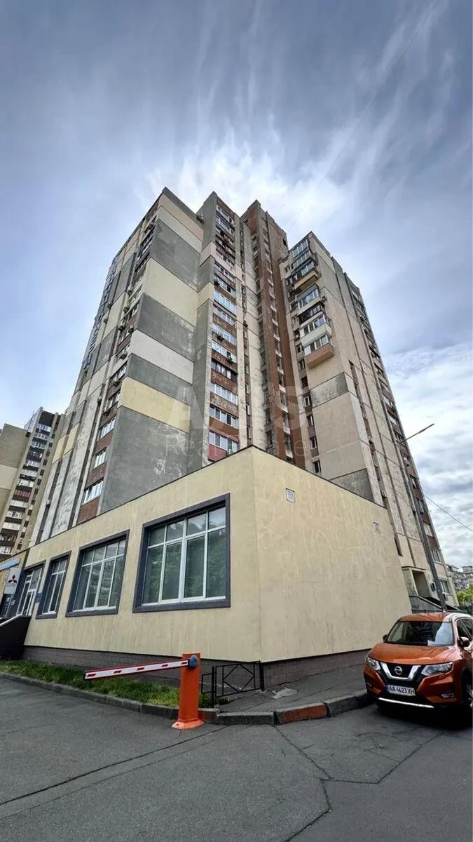 2к квартира пр-т Тычины Павла 4685896
