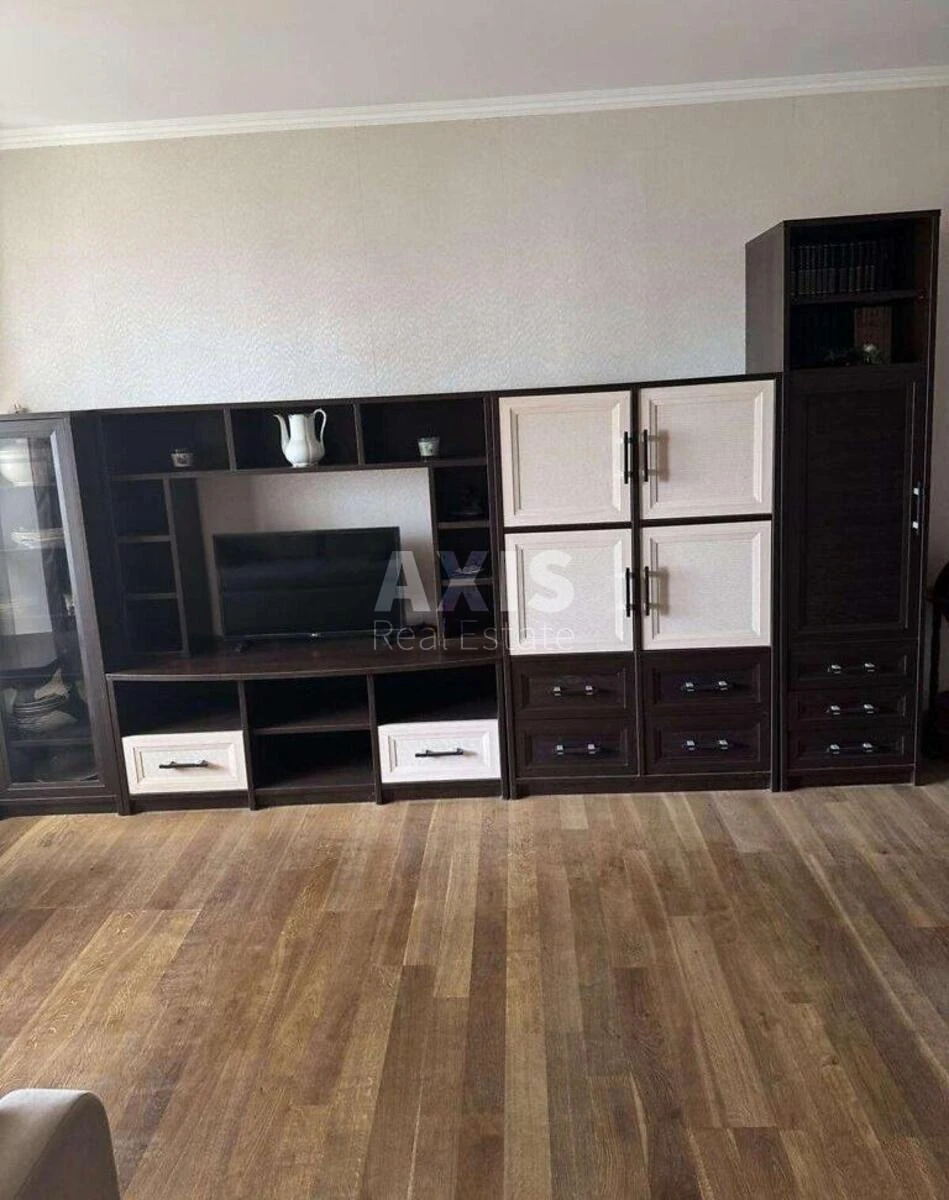4k apartment vul. Kashtanova 10691234