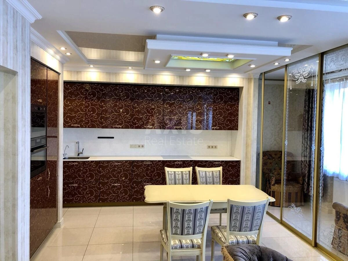 2k apartment vul. Chornovola V'jacheslava 27698700