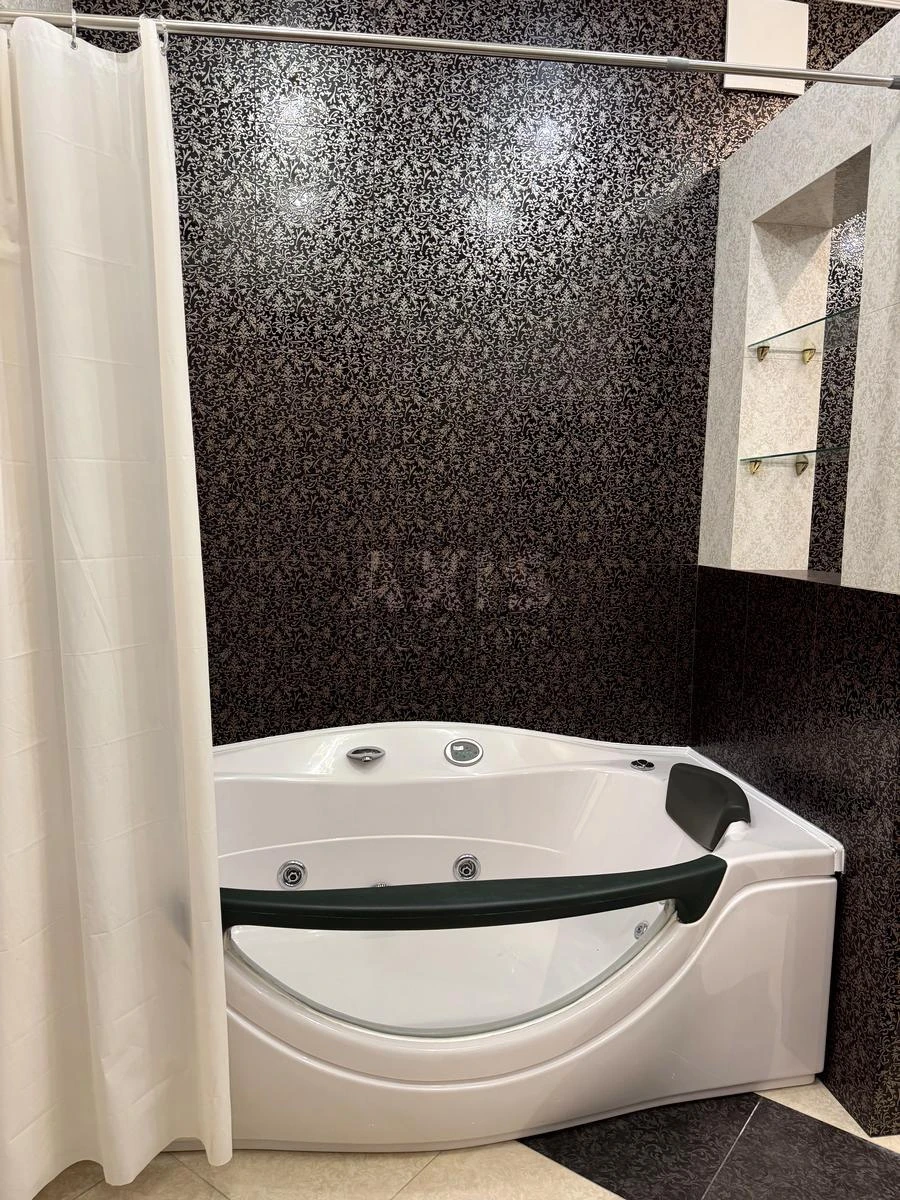 3к квартира ул. Крещатик 27Б6871212