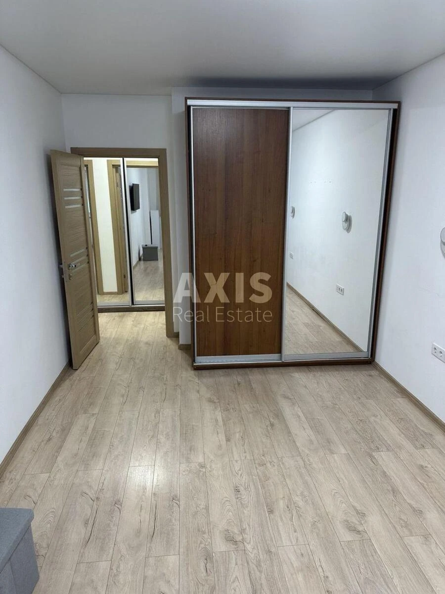 2к квартира ул. Александра Олеся 6Б677693