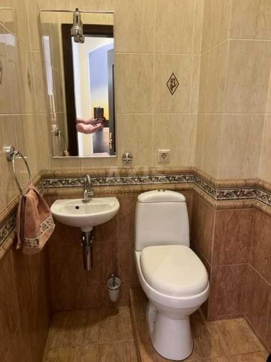 Офис ул. Саксаганского 57, 90м27142718