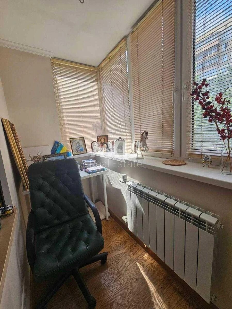 3k apartment pr-t Bazhana Mykoly Seven A682277