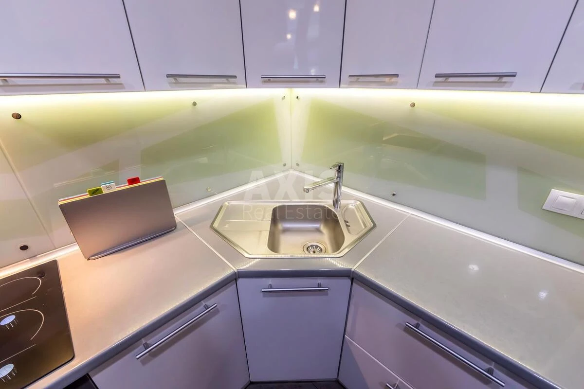3k apartment nab. Dniprovs'ka 14689840