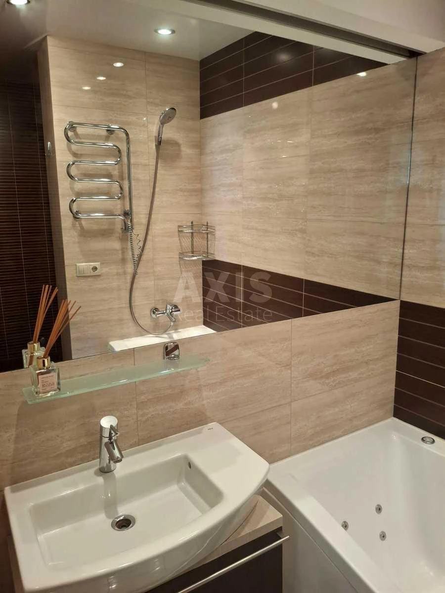 3к квартира ул. Старонаводницкая 8Б7054813