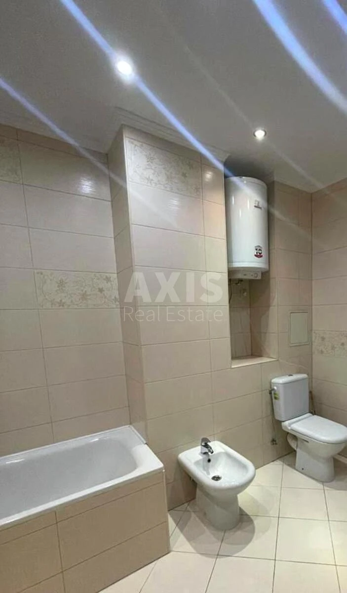 4k apartment vul. Pochajnyns'ka 25/49658316