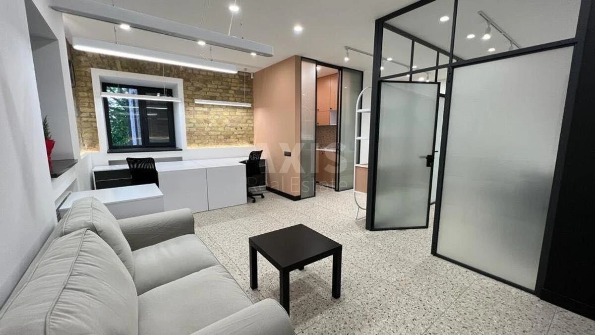 Office prov. Kozlovs'kogo Ivana 4, 48m2710230
