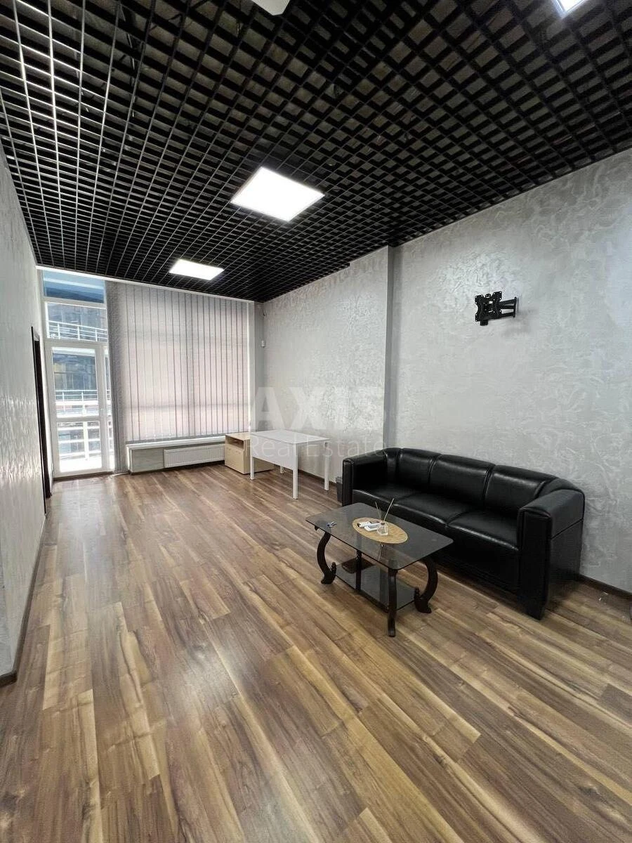 Office vul. Jevgena Konoval'cja 36Д, 60m271036