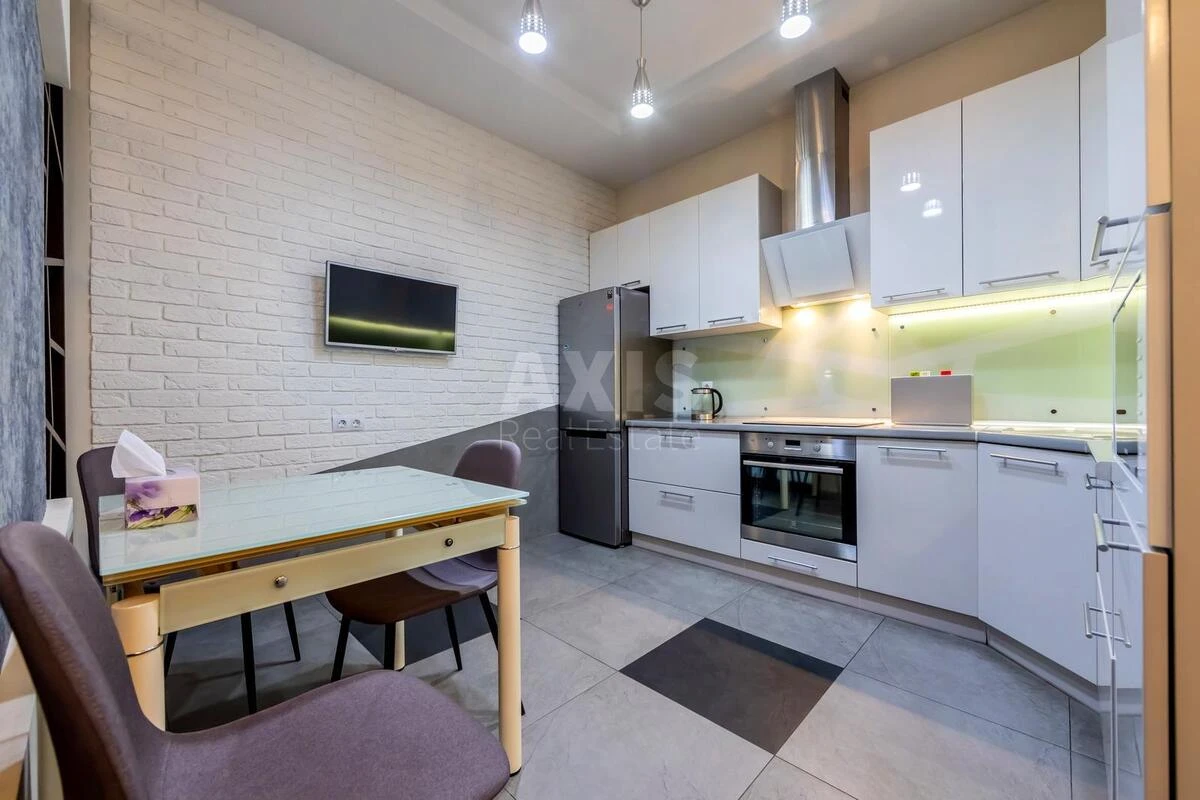 3k apartment nab. Dniprovs'ka 1468984