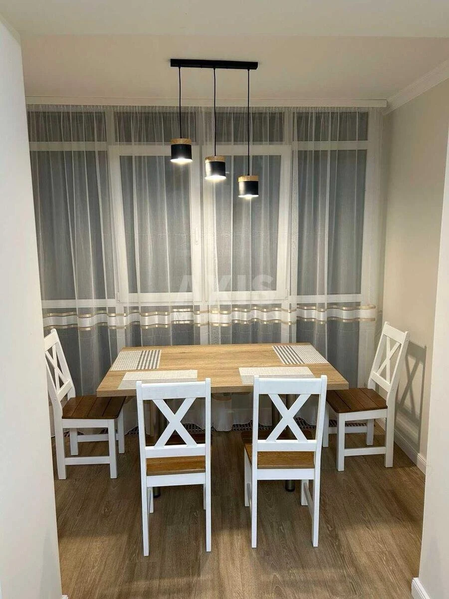 2k apartment vul. Radystiv 43Н711481