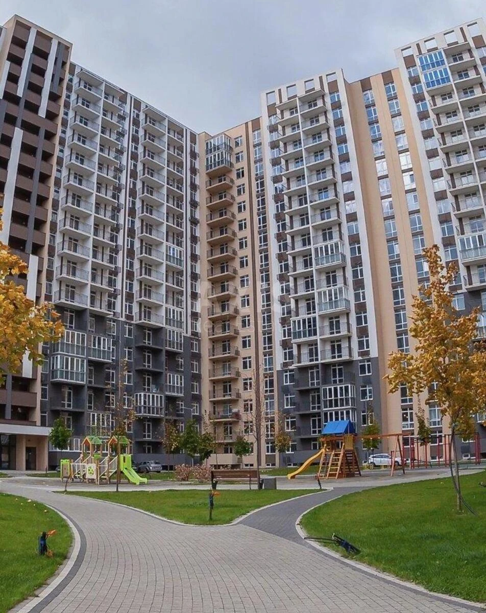 3к квартира ул. Заболотного Академика 148В71142