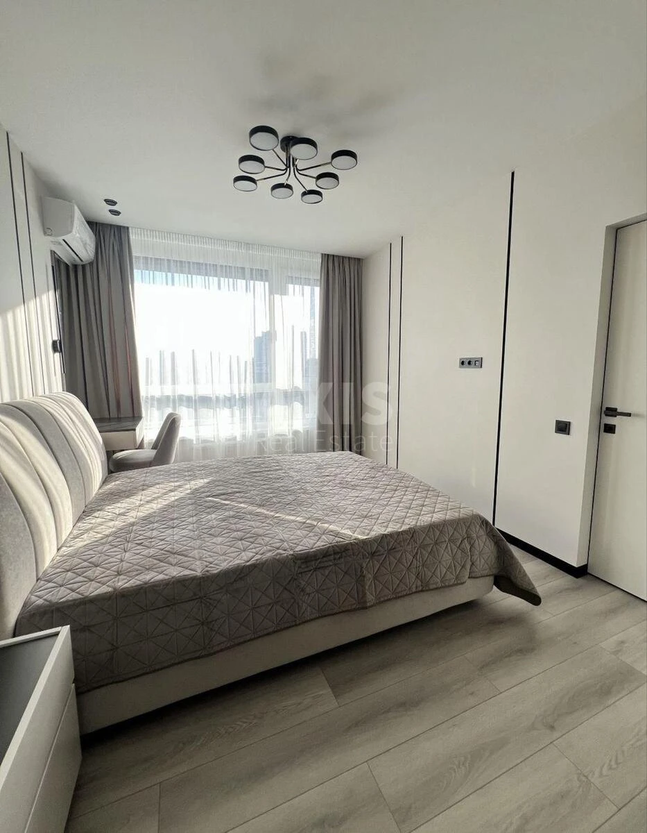 1k apartment prov. Uzhgorods'kyj 4/1693095