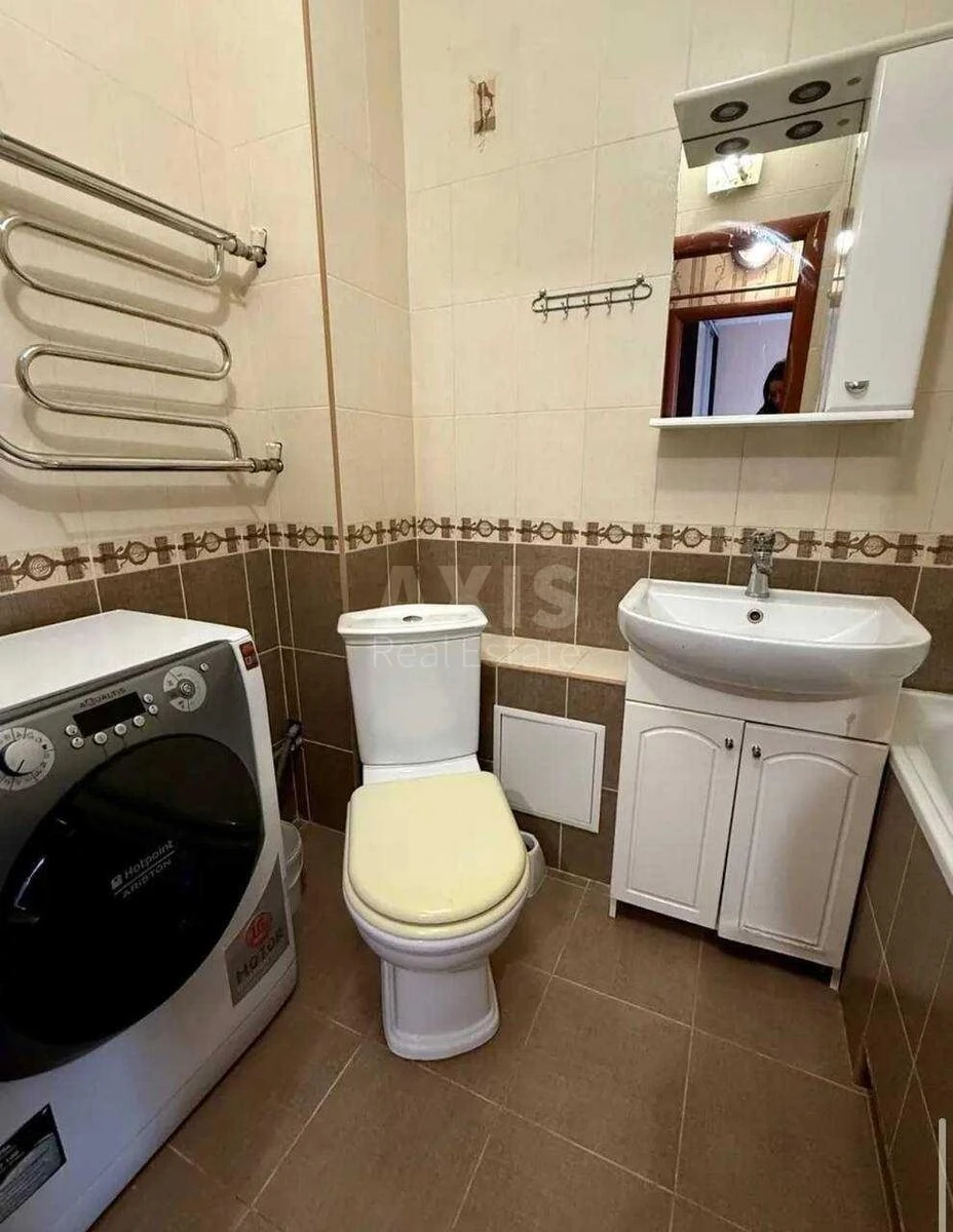 1k apartment vul. Rajduzhna 13В673967