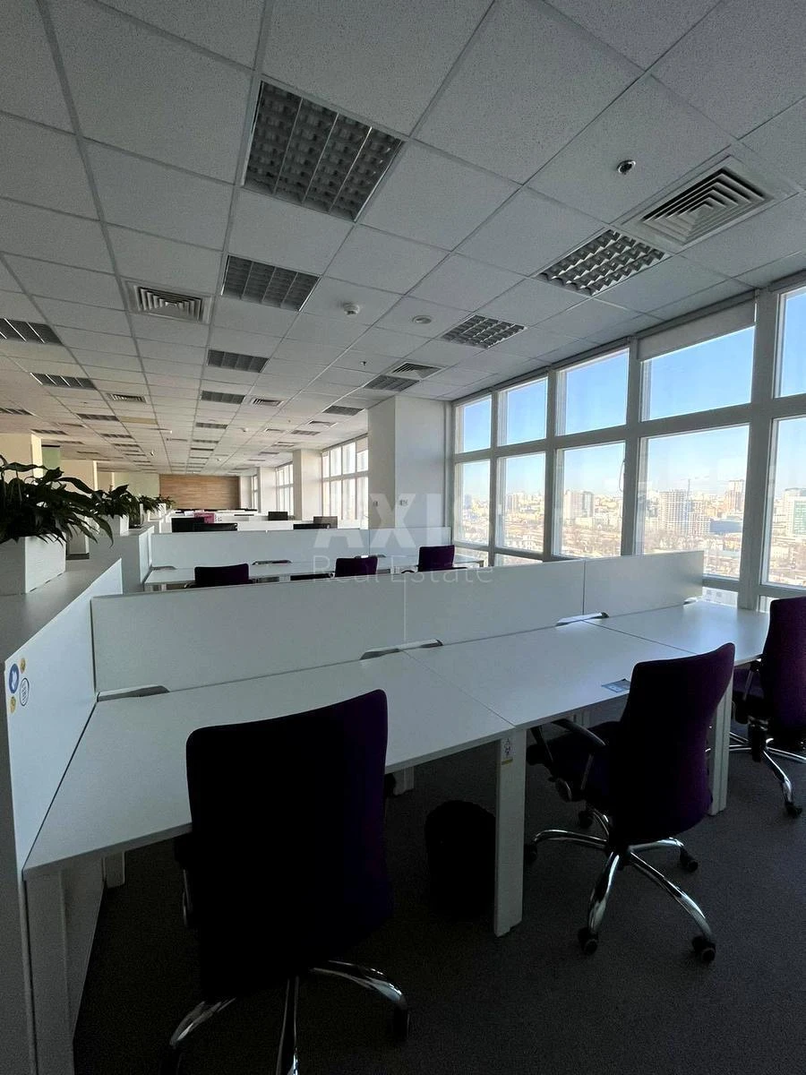 Office vul. Amosova Mykoly 12, 915m2692446