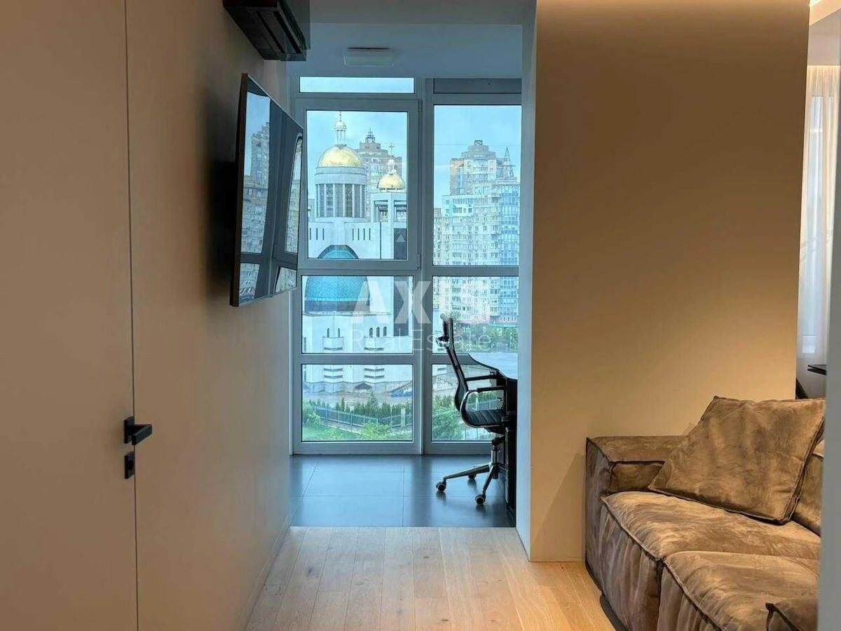 3k apartment vul. Mykil's'ko-Slobids'ka Three B684002
