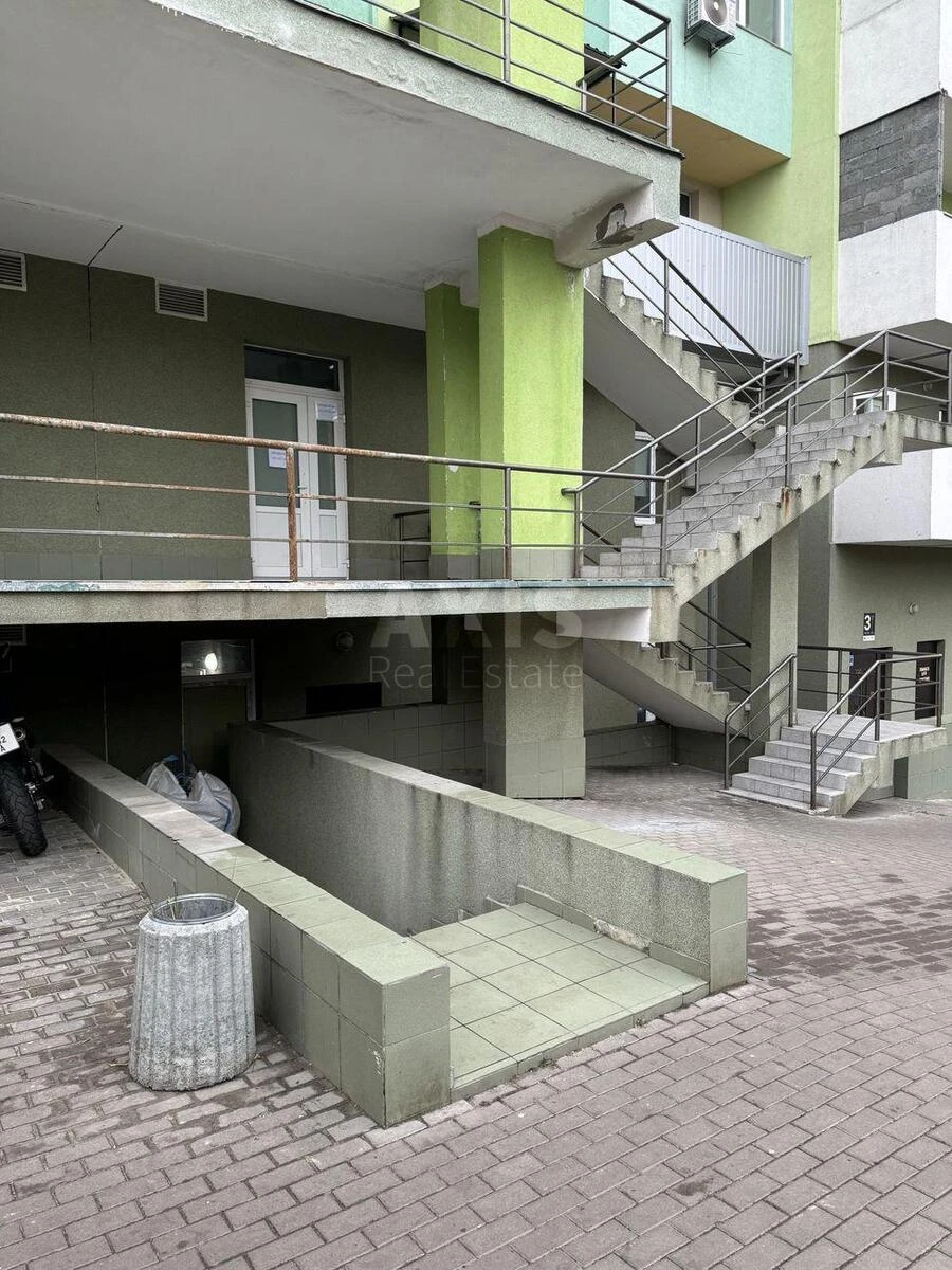 Объект торговли ул. Донца Михаила 2А, 97м271192