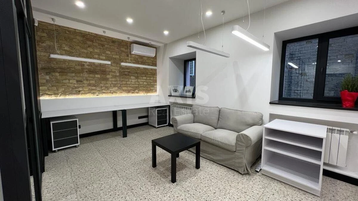 Office prov. Kozlovs'kogo Ivana 4, 48m2710237