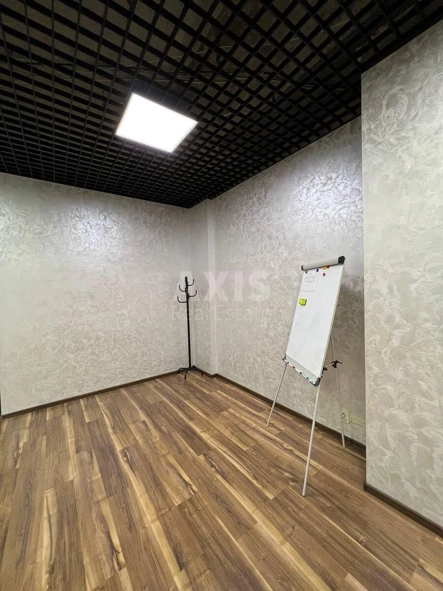 Office vul. Jevgena Konoval'cja 36Д, 60m2710368