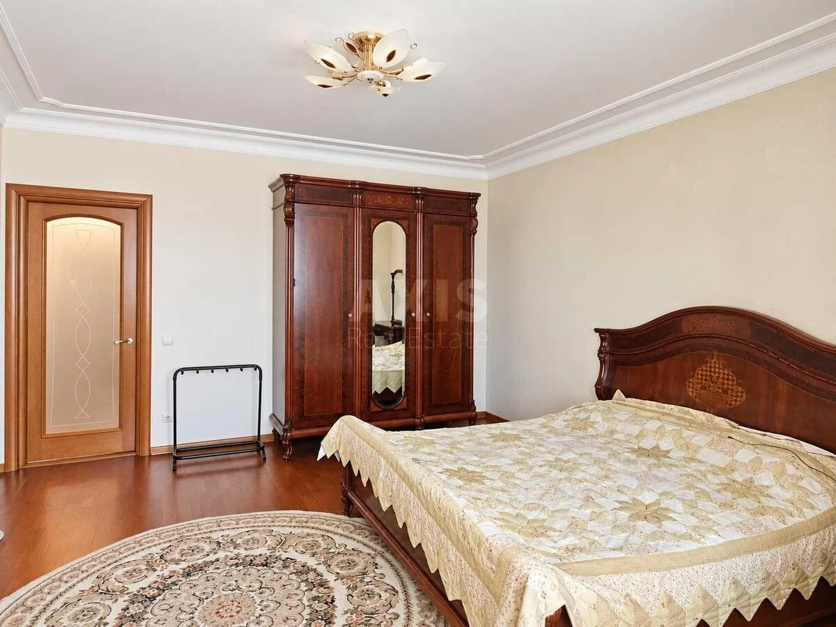2к квартира ул. Голосеевская 13713671