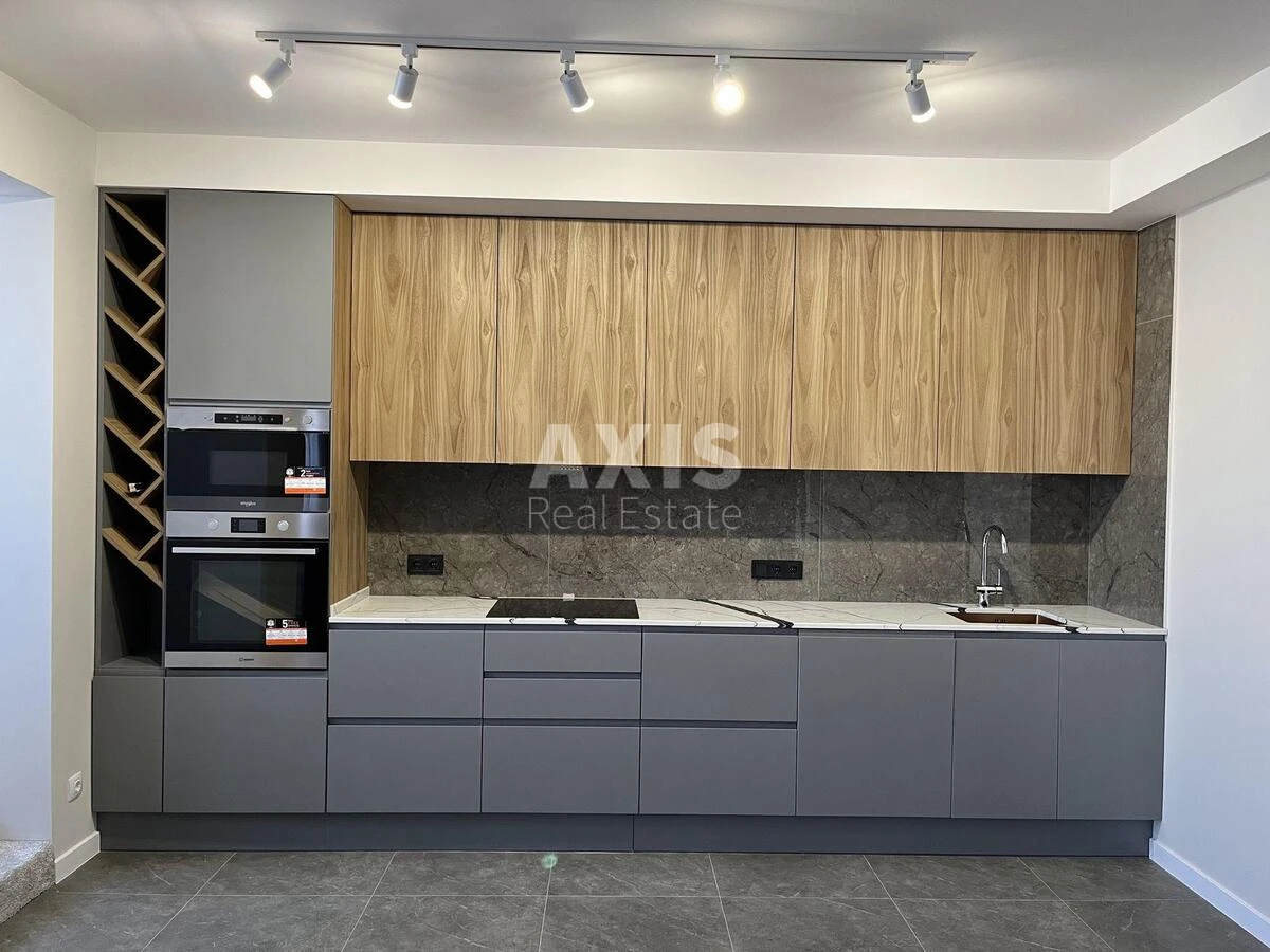 4k apartment vul. Knjazhyj Zaton 2168228