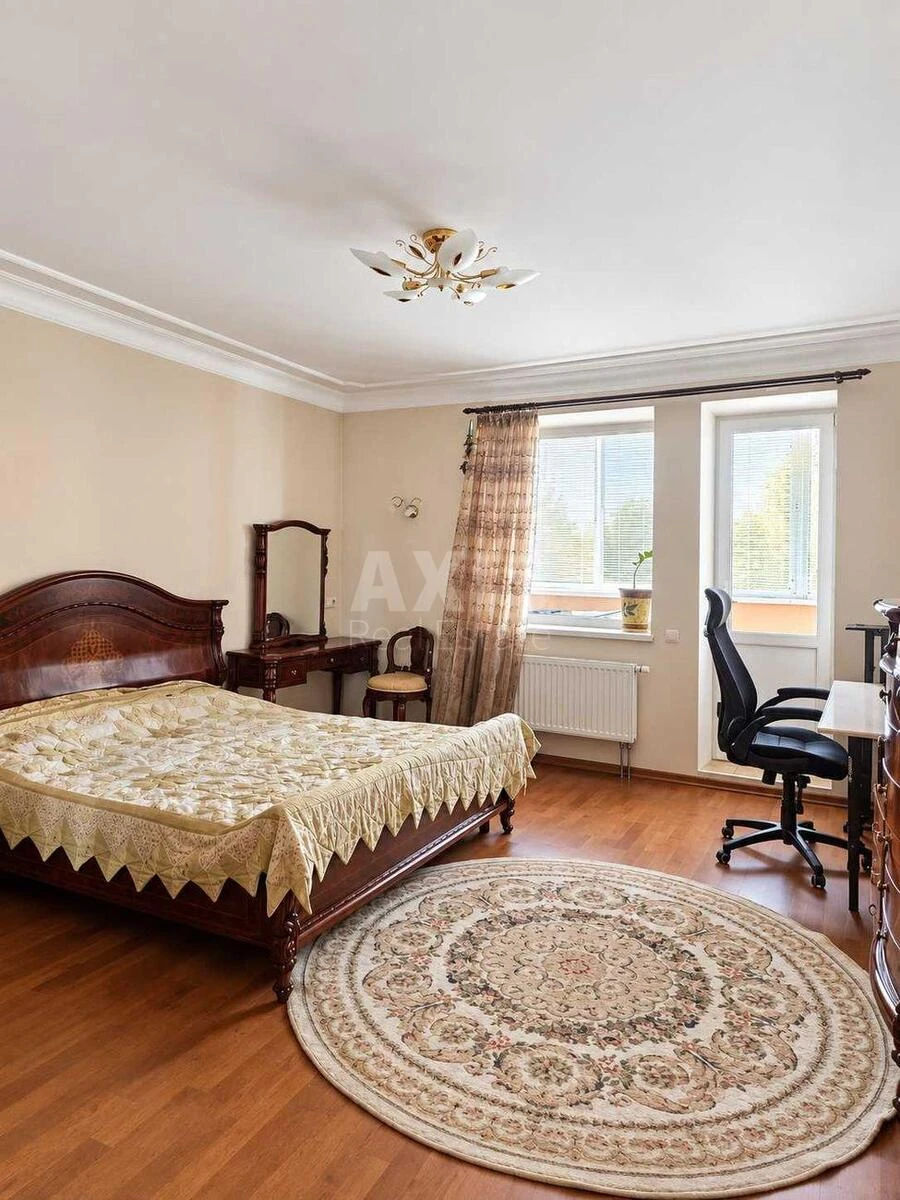 2к квартира ул. Голосеевская 13713672