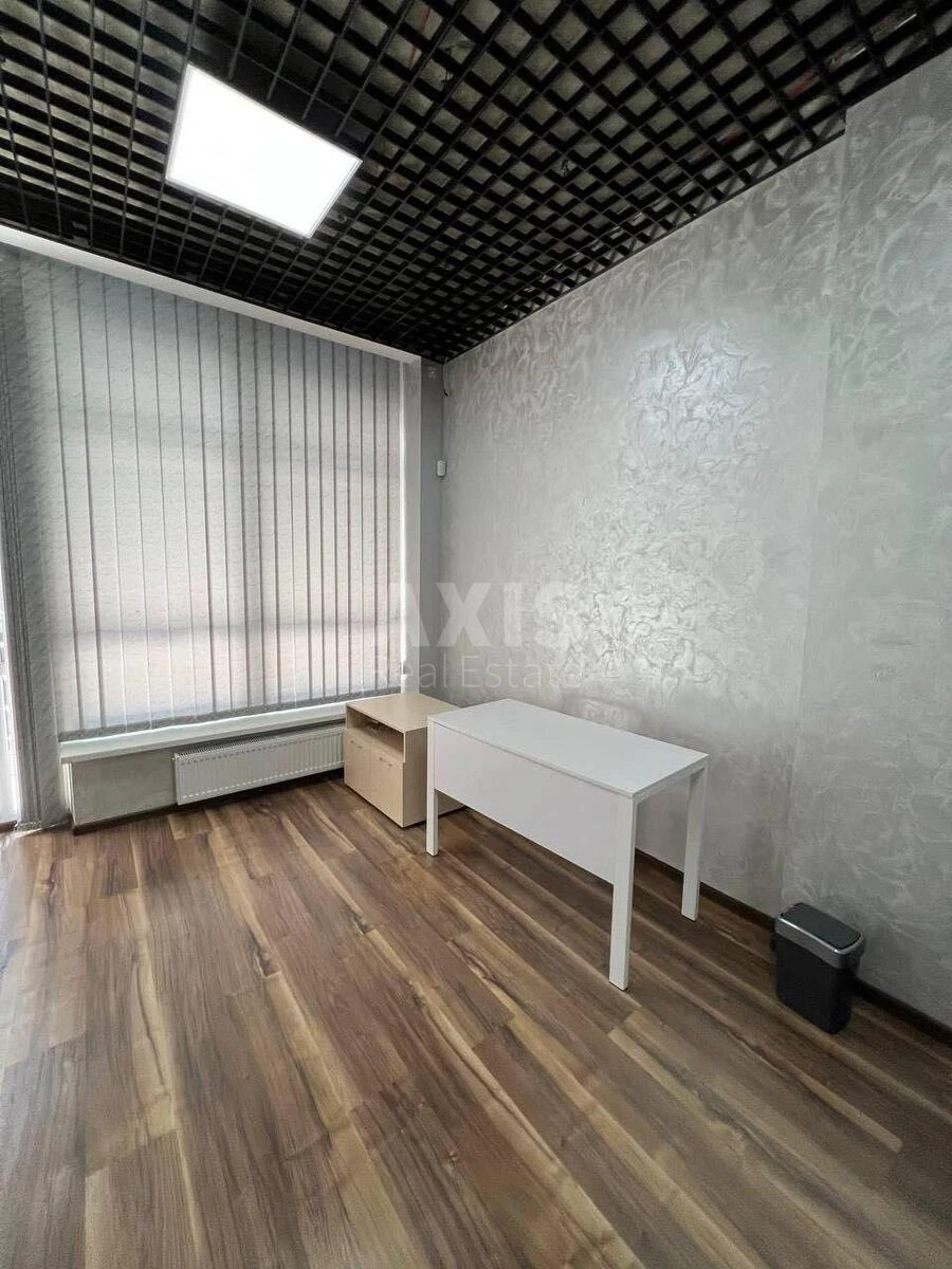 Office vul. Jevgena Konoval'cja 36Д, 60m27103611