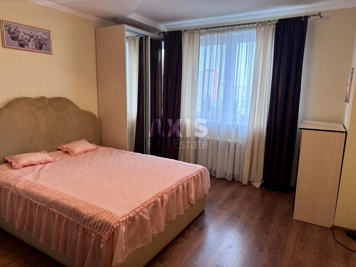 2к квартира ул. Мишуги Александра 8647523