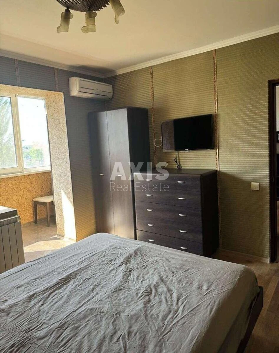 4k apartment vul. Kashtanova 106912311
