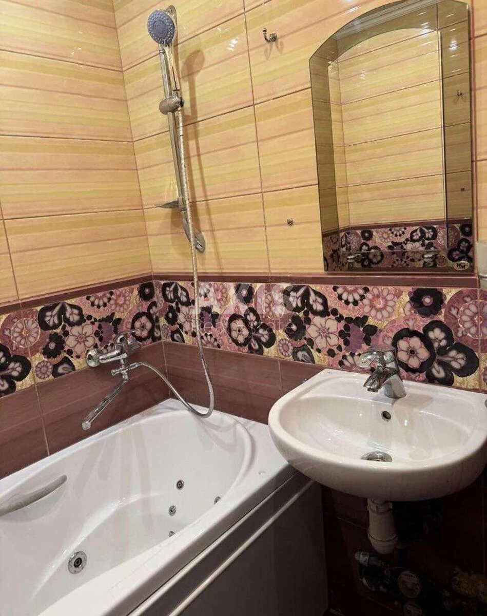 4k apartment vul. Kashtanova 106912313