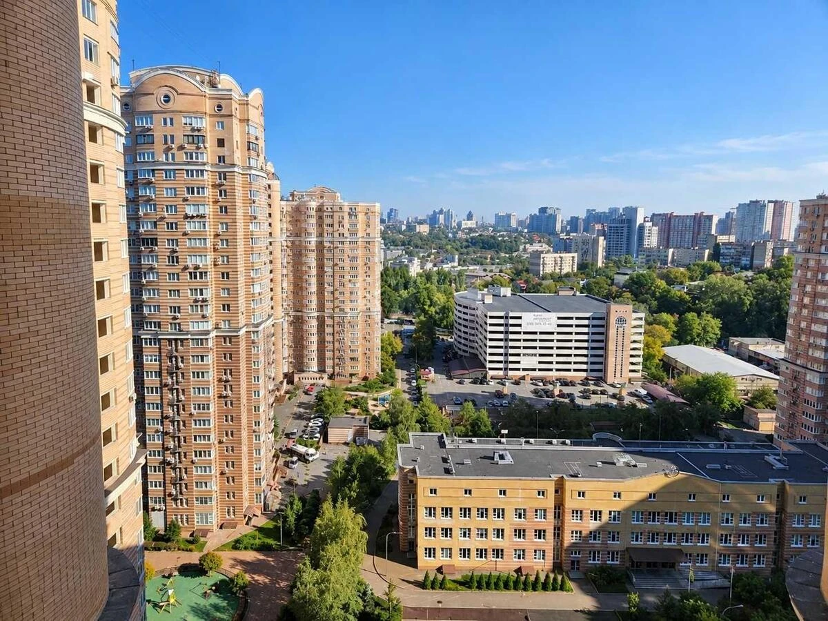 2к квартира ул. Голосеевская 13713678