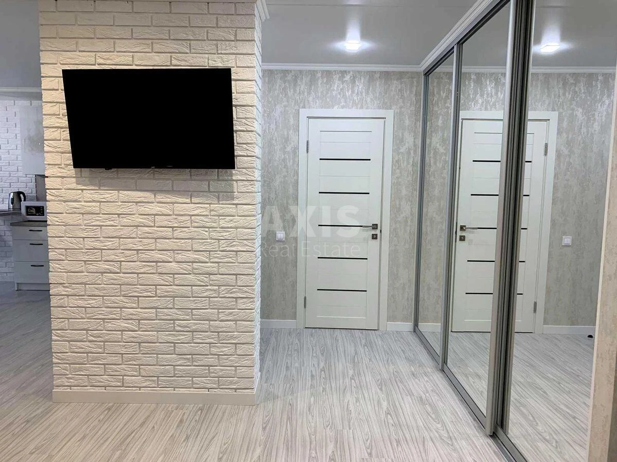 2к квартира ул. Михаила Максимовича 32713118